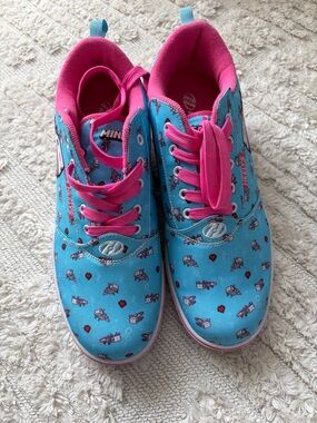 Heelys Blue Sneakers with Pink Accents and Pattern